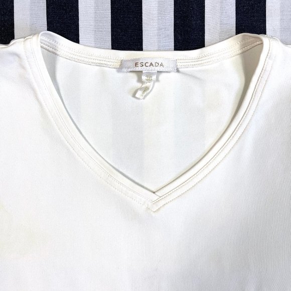 Auc Escada V neck white short sleeves top - Picture 2 of 7